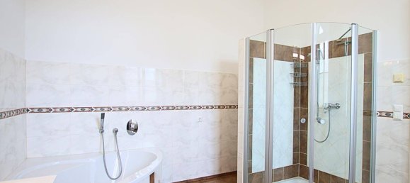 3-salle Appartement à Neunkirchen, Austria No. 182309 7