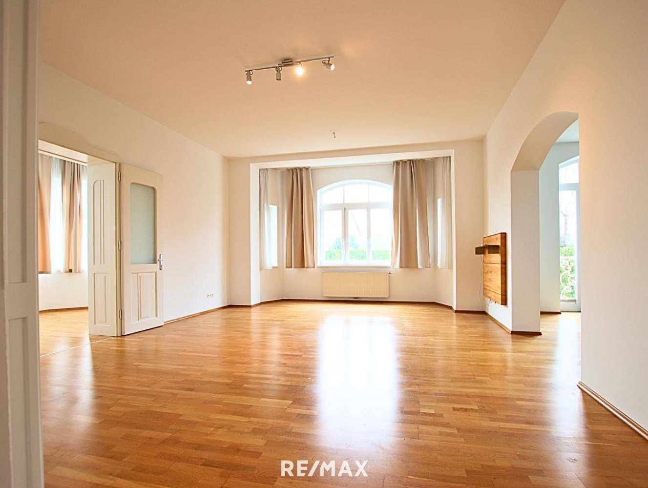 3-salle Appartement à Neunkirchen, Austria No. 182309