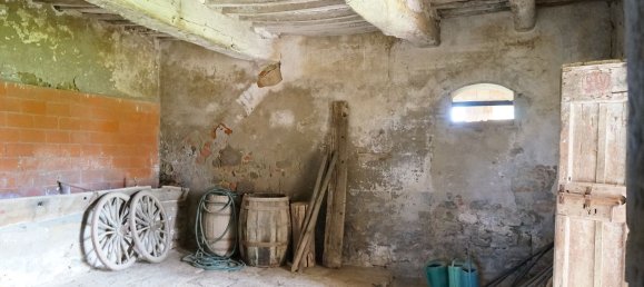 15 rooms House in Terranuova Bracciolini, Italy No. 90224 16