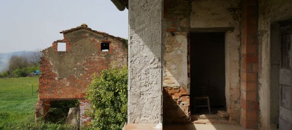 15 rooms House in Terranuova Bracciolini, Italy No. 90224 7