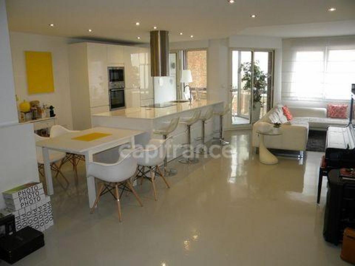 3 bedrooms Condo in Lens, France No. 32603