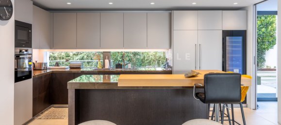 4 bedrooms Villa in Malaga, Spain No. 20792 6