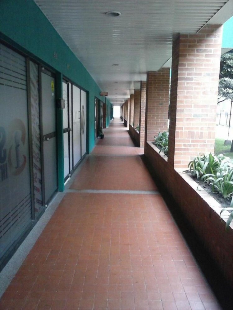 8 bedrooms House in Bogota, Colombia No. 13143