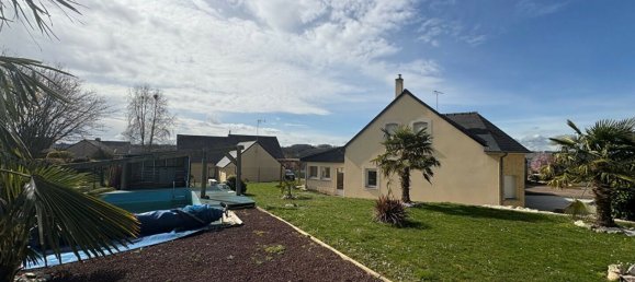 Casa de 4 dormitorios en Fougerolles-du-Plessis, France No. 357790 9