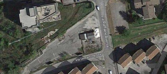 65m² Commercial property in Avellino, Italy No. 160011 2
