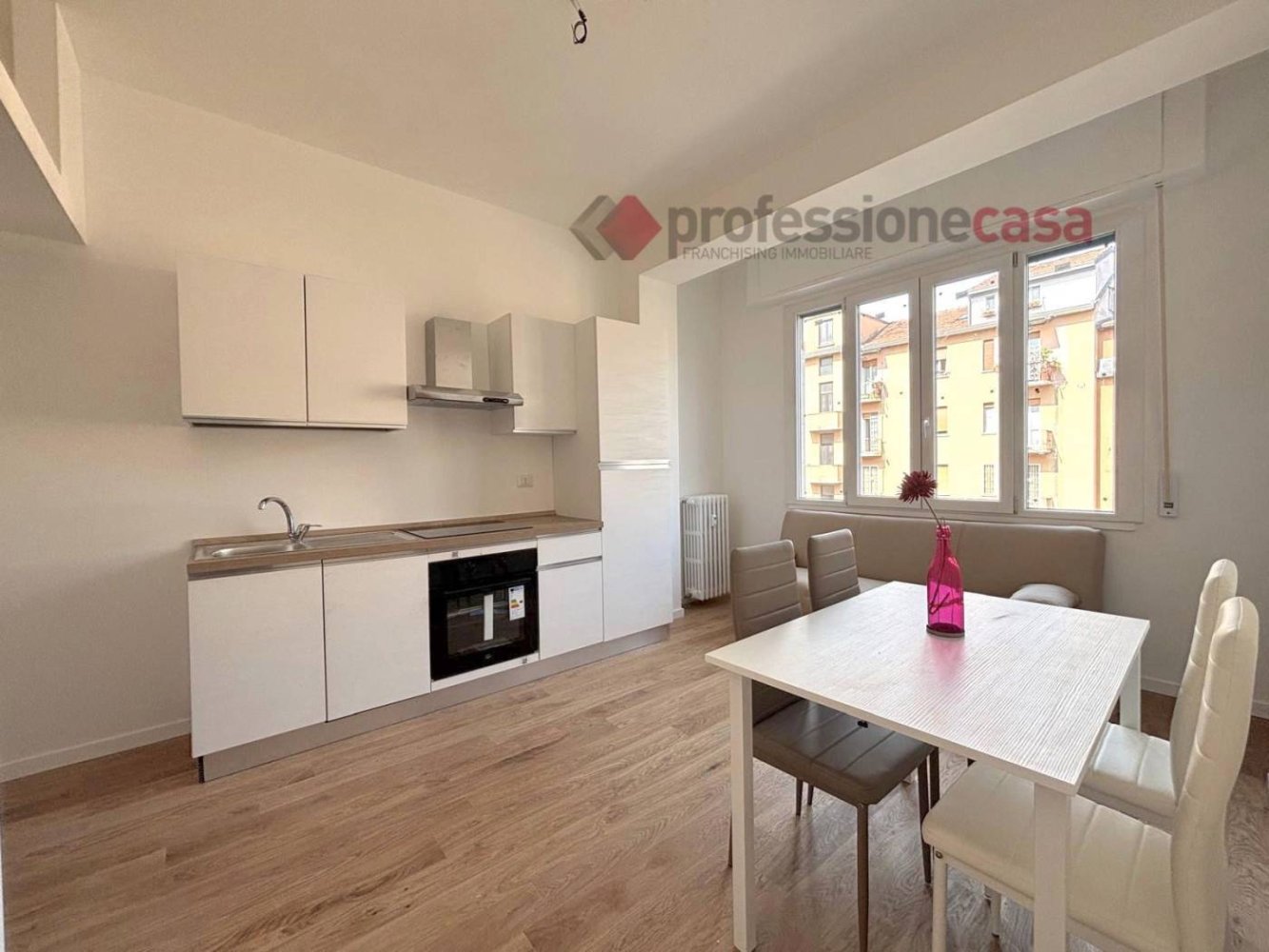 Квартира с 1 спальней в Милан, Италия № 260777