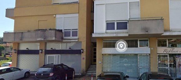 6 rooms Apartment in Cardano al Campo, Italy No. 5371 2