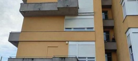 6 rooms Apartment in Cardano al Campo, Italy No. 5371 6