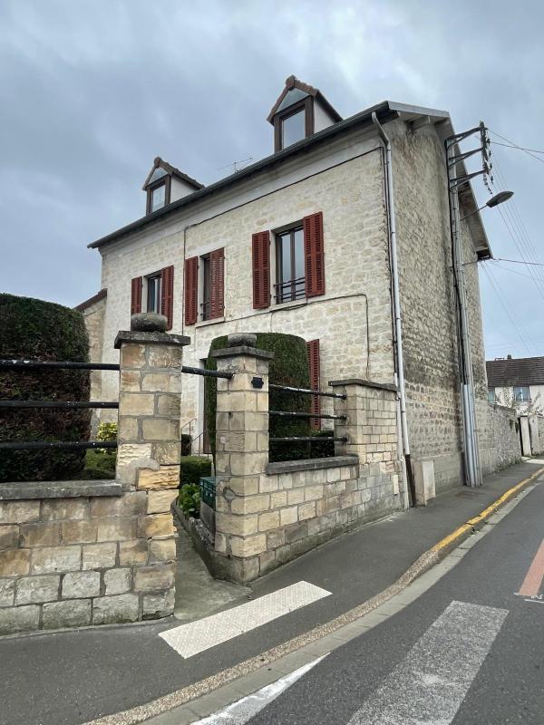 10-Zimmer Gebäude in Orry-la-Ville, France, Nr. 228383