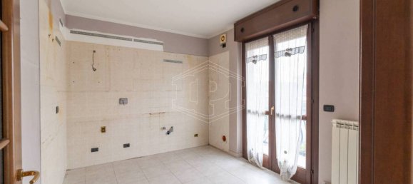 2 Schlafzimmer Wohnung in Volpiano, Italy, Nr. 58369 9
