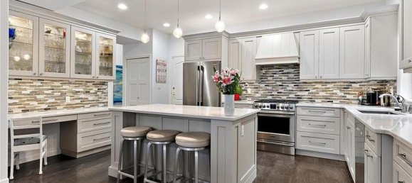 3 Schlafzimmer Haus in British Columbia, Canada, Nr. 1111 2