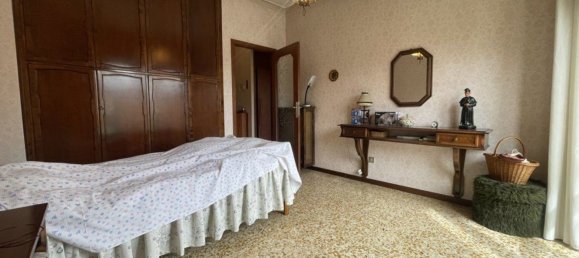 4 bedrooms Villa in Chiari, Italy No. 329048 17