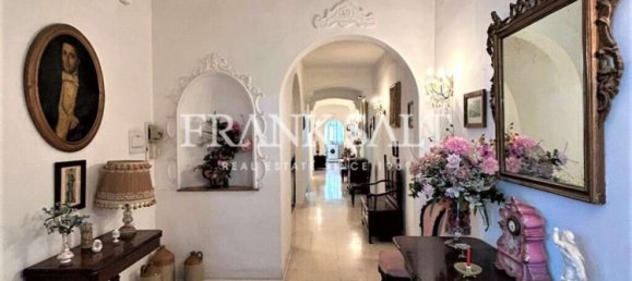 3 bedrooms Apartment in Sliema, Malta No. 10095 4