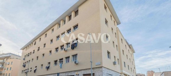 3 rooms Apartment in Rome, Italy No. 3068 2