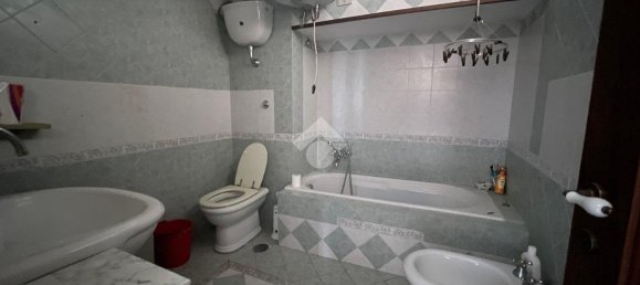 Квартира с 3 комнатами в Альвито, Италия № 84523 10