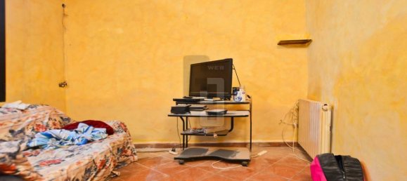 2 bedrooms House in Calenzano, Italy No. 35516 2