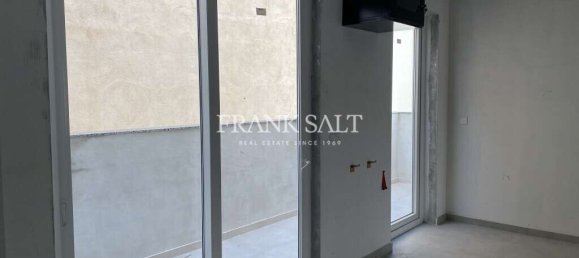 Tienda en Qormi, Malta No. 13175 4