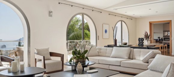 5 bedrooms Villa in Cannes, France No. 1485 5