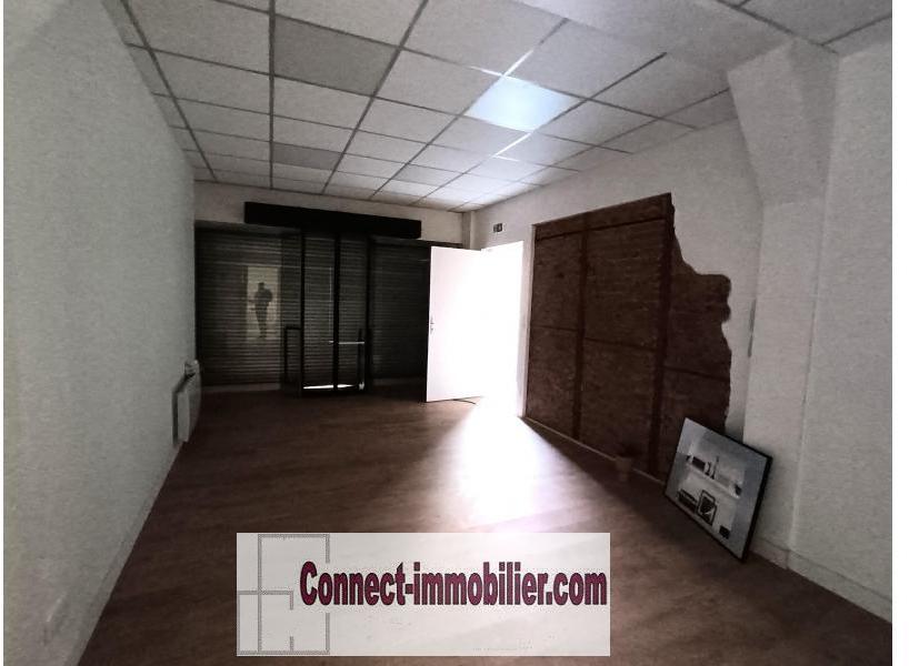 2 bedrooms Building in Cambrai, France No. 243886