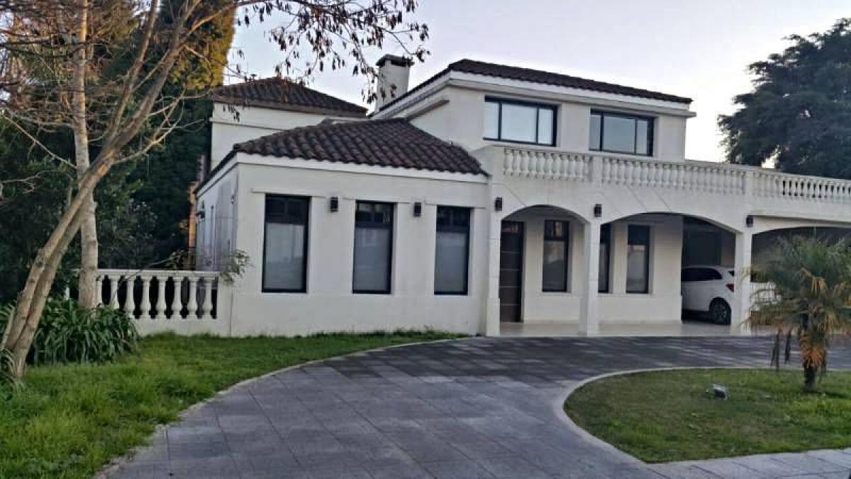 5 chambres Maison à Berazategui, Argentina No. 92091