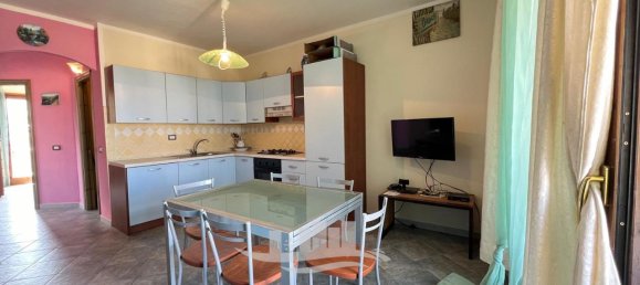 Квартира с 4 комнатами в Кастельсардо, Италия № 144622 10