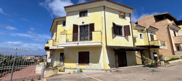 Квартира с 4 комнатами в Кастельсардо, Италия № 144622 2