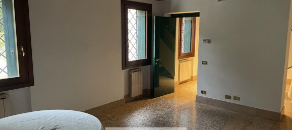 7 rooms House in Padua, Italy No. 160757 8
