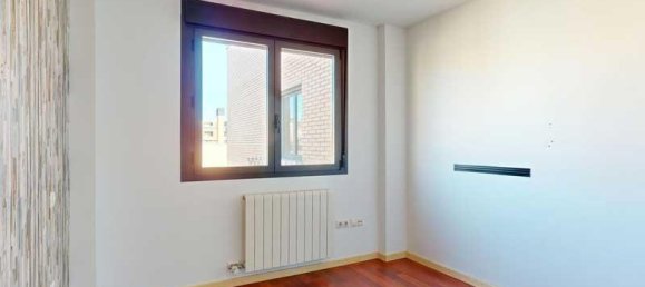 3 bedrooms Apartment in Zaragoza, Spain No. 21669 18