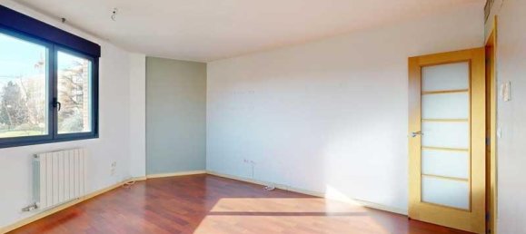 3 bedrooms Apartment in Zaragoza, Spain No. 21669 6