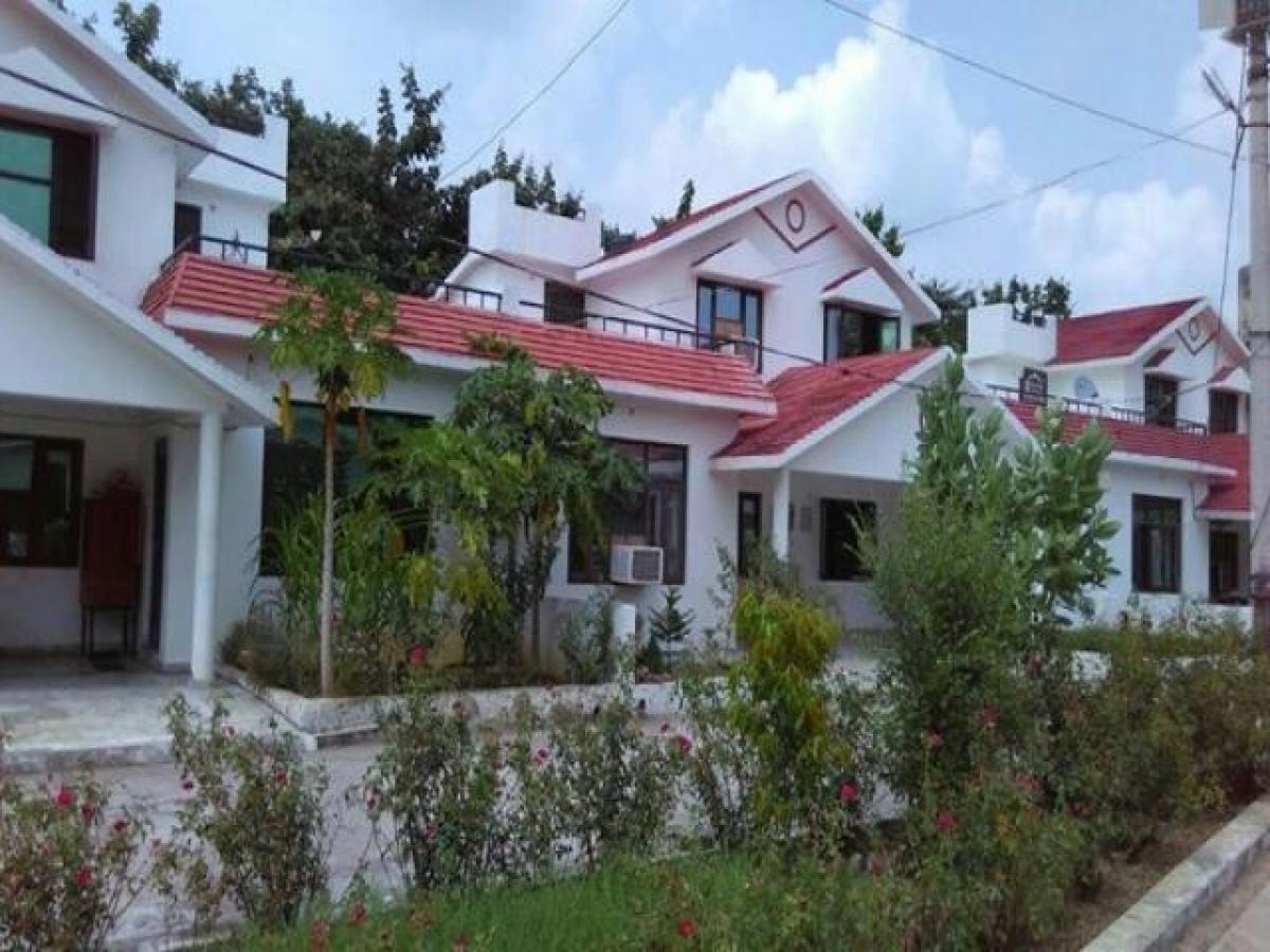2 bedrooms House in Lucknow, India No. 27366