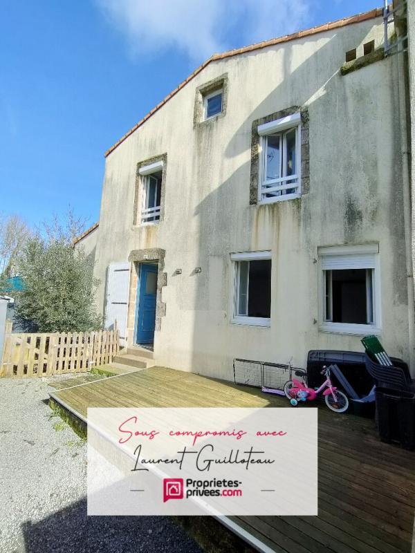 Casa de 2 dormitorios en Saint-Malo-du-Bois, France No. 99438