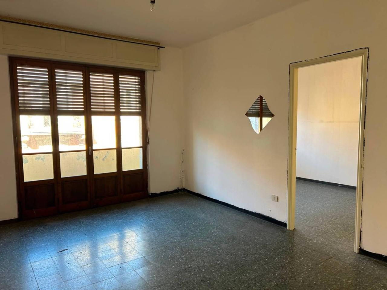 5 rooms Apartment in Domodossola, Italy No. 37743