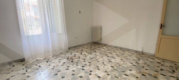 4 rooms House in Bitonto, Italy No. 24081 11