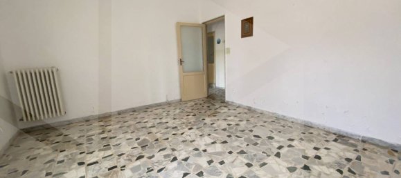 4 rooms House in Bitonto, Italy No. 24081 13