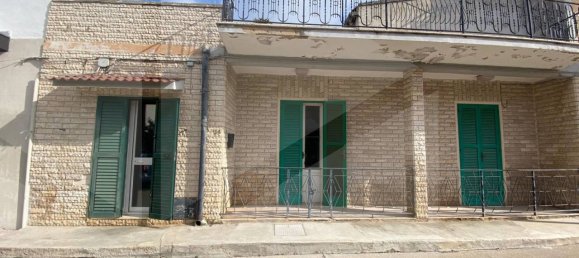 4 rooms House in Bitonto, Italy No. 24081 2