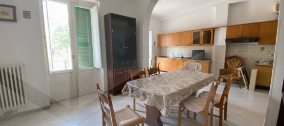 4 rooms House in Bitonto, Italy No. 24081 5