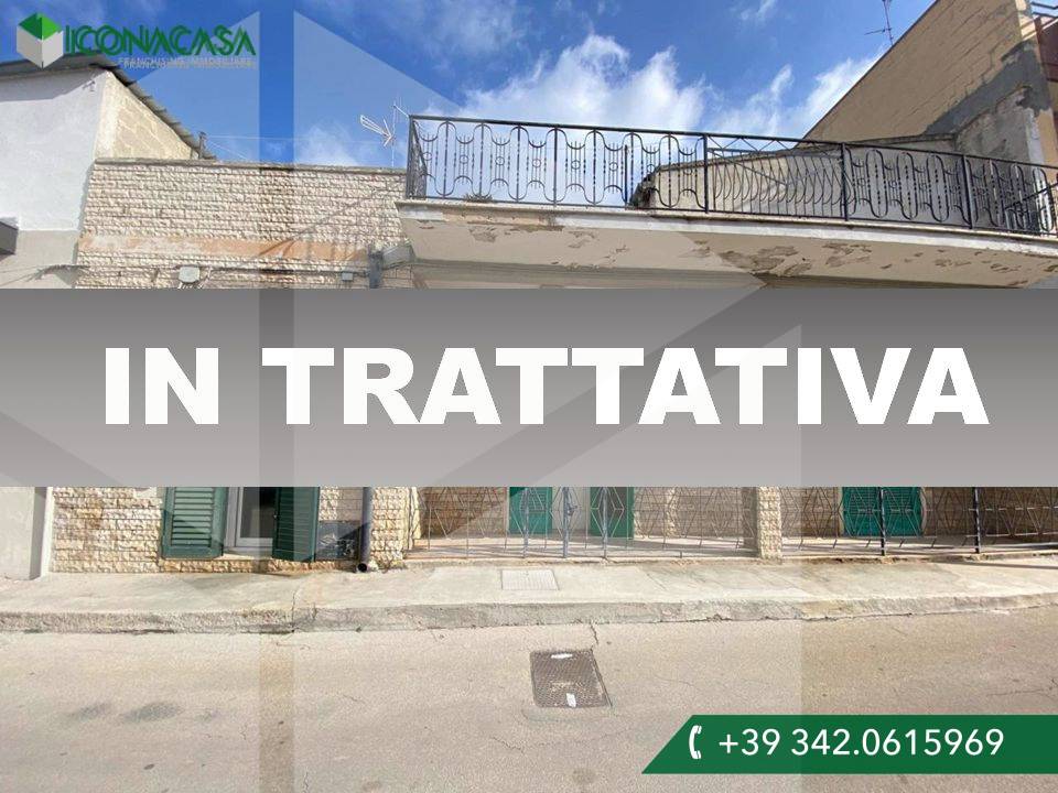 4 rooms House in Bitonto, Italy No. 24081