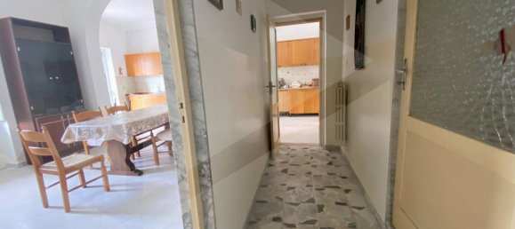 4 rooms House in Bitonto, Italy No. 24081 10