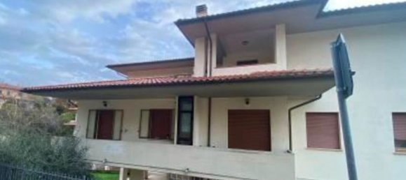 4-Zimmer Wohnung in Passignano sul Trasimeno, Italy, Nr. 42993 2