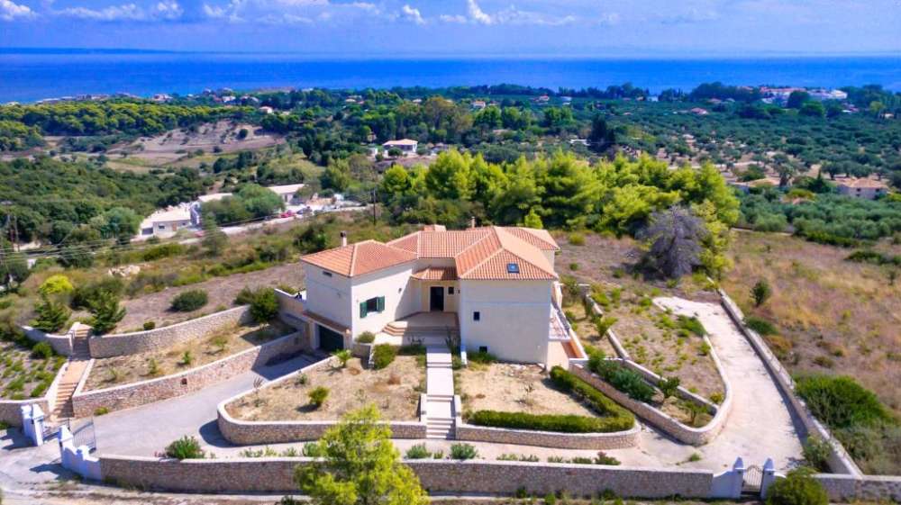 5 bedrooms Commercial property in Zakynthos, Greece No. 697