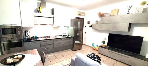 3 rooms Apartment in Ferrara, Italy No. 190391 5