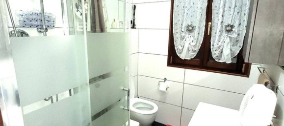 3 rooms Apartment in Ferrara, Italy No. 190391 16