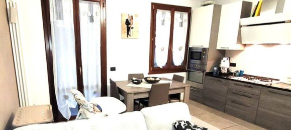 3 rooms Apartment in Ferrara, Italy No. 190391 8