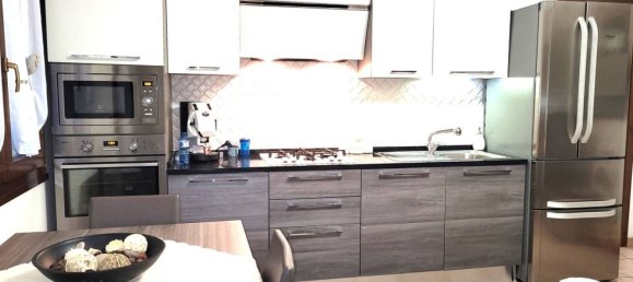 3 rooms Apartment in Ferrara, Italy No. 190391 6