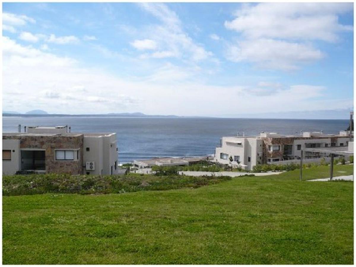 3 bedrooms Apartment in Maldonado, Uruguay No. 12203