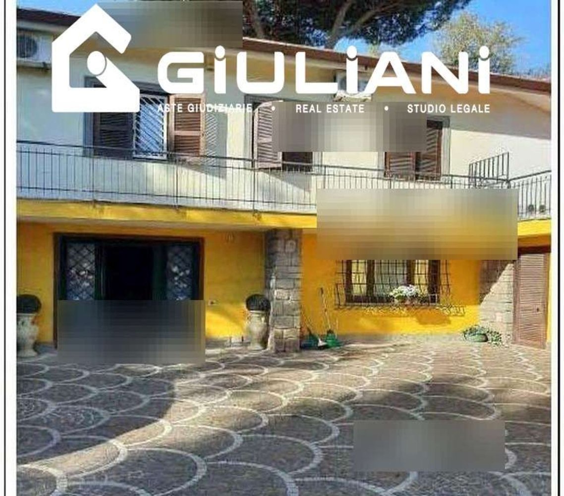 12غرفة منزل في Velletri, Italy رقم 176370