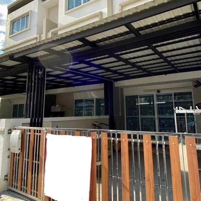 4 chambres Maison de ville à Phra Khanong, Thailand No. 71255