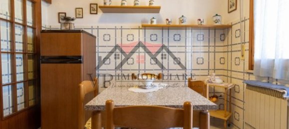 5-salle Appartement à Pomarance, Italy No. 197263 12