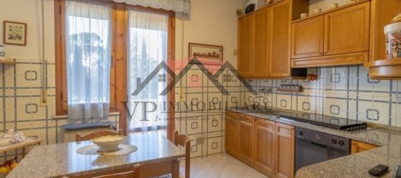 5-salle Appartement à Pomarance, Italy No. 197263 11