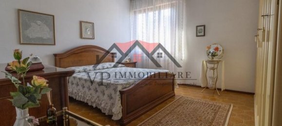 5-salle Appartement à Pomarance, Italy No. 197263 15